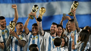 Football: l'Argentine f&ecirc;te son titre avec &eacute;motion et l'in&eacute;vitable patte de Messi