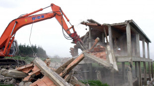 Manovra: emendamento sul condono edilizio sar&agrave; trasformato in odg