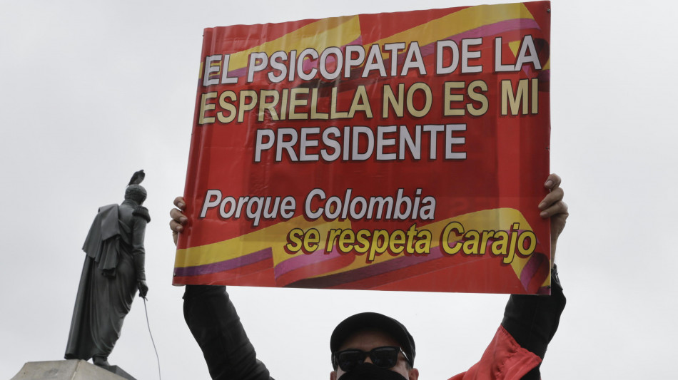  Colombia, proteste dell'opposizione contro l'insediamento di De la Espriella 