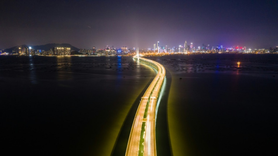 Chine: m&eacute;tropoles confin&eacute;es et usines &agrave; l'arr&ecirc;t face au retour du Covid-19