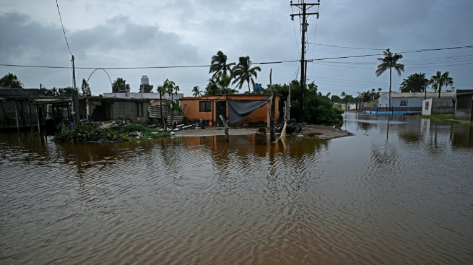  Hurricane Polo sweeps over Mexico's Pacific coast 
