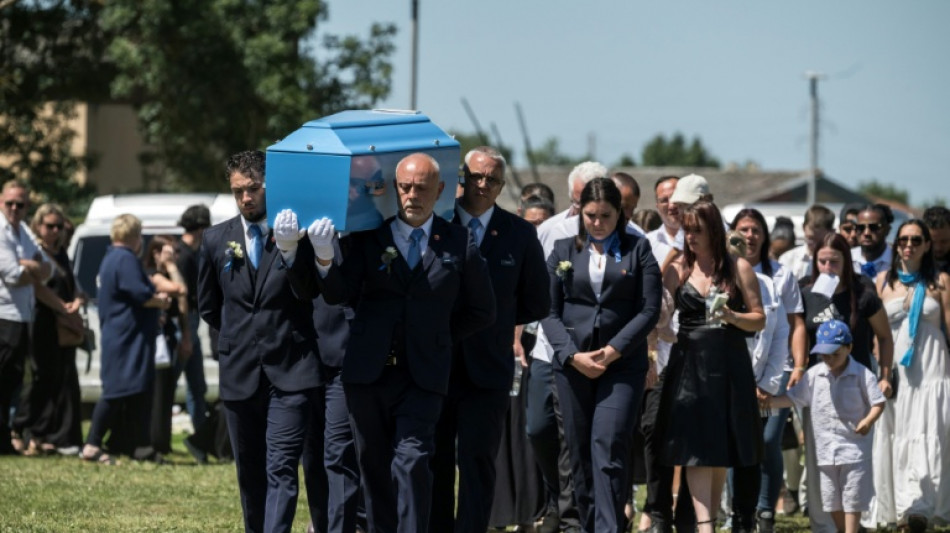  Fleurance accompagne Lyhanna jusqu'&agrave; sa derni&egrave;re demeure 
