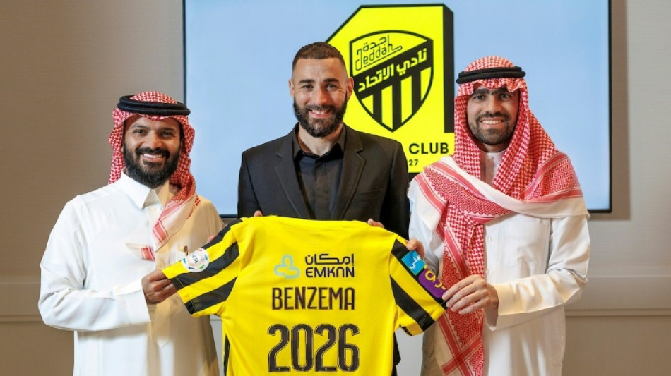 Benzema &eacute; oficialmente apresentado no Al-Ittihad