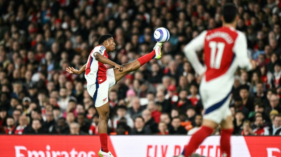 Arsenal cede empate contra Crystal Palace e Liverpool pode conquistar Premier no domingo