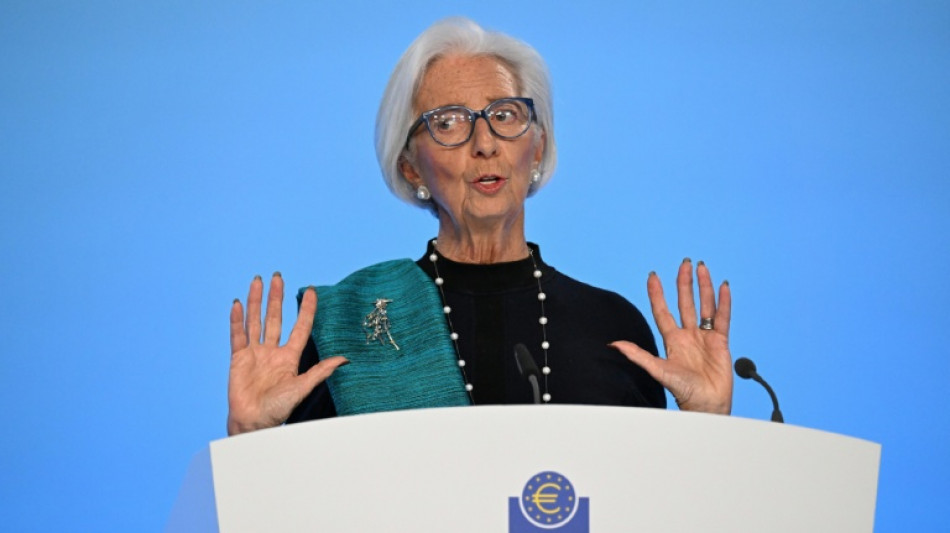  El BCE eleva las previsiones de crecimiento e inflaci&oacute;n y mantiene sin cambios sus tasas 