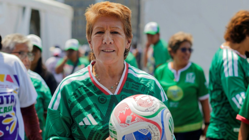  Antes del Mundial, las pioneras del f&uacute;tbol en M&eacute;xico buscan gambetear el olvido 