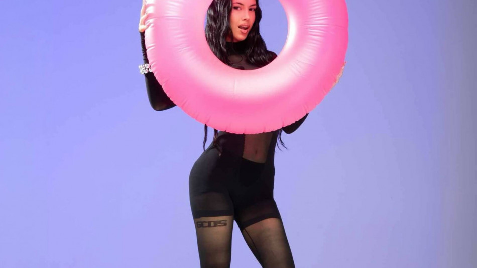 Esce Desolée, Anna subito in vetta alle classifiche digitali