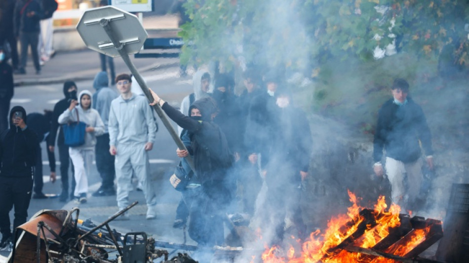 What is fuelling French school protests? 