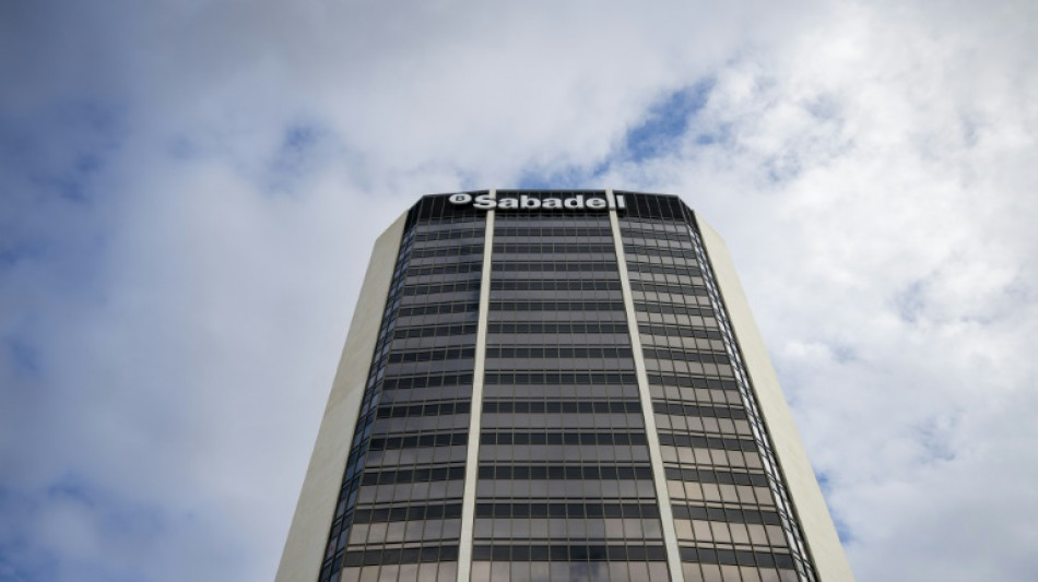 El banco Sabadell anuncia un dividendo r&eacute;cord frente a la OPA de BBVA