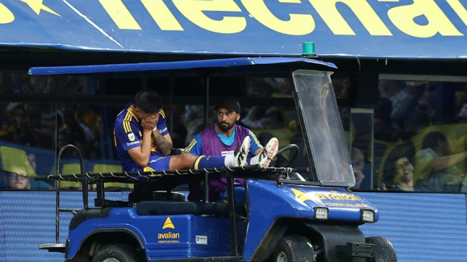 Alarc&oacute;n, do Boca Juniors, &eacute; operado ap&oacute;s sofrer s&eacute;ria les&atilde;o no joelho