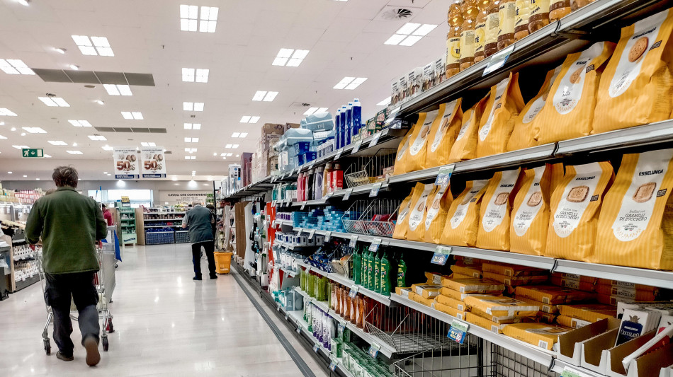 Ocse: inflazione agosto gi&ugrave; al 4,7%, Italia 1,1%