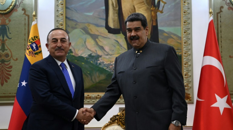 Maduro llama a Turqu&iacute;a a aumentar las inversiones en Venezuela 