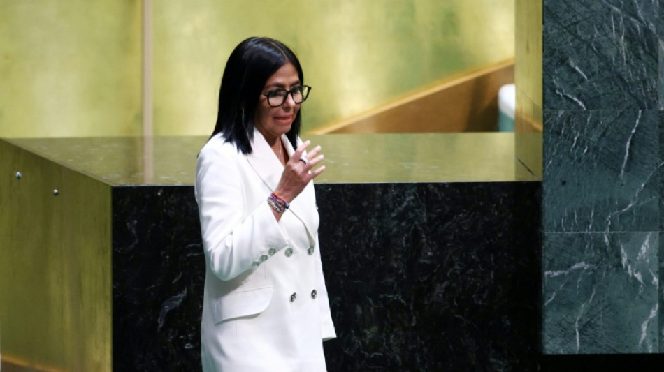  "Que ningu&eacute;m se intrometa" na "estabilidade" da Venezuela, adverte Delcy 