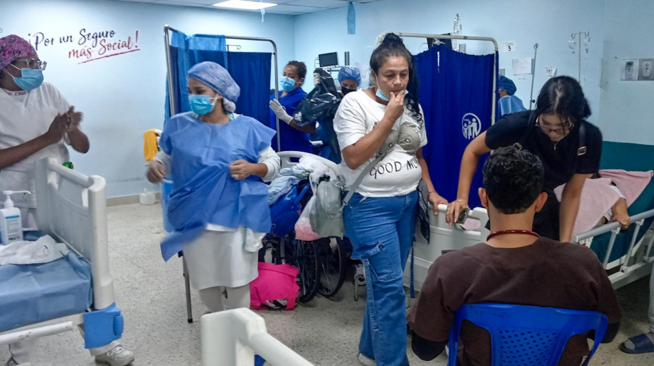  Venezuela: medici e infermieri affrontano l'emergenza con stipendi sotto un dollaro 