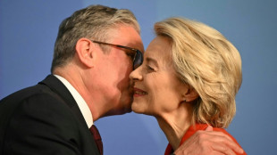 Under pressure from hard-right, Starmer takes cautious approach to EU 'reset'