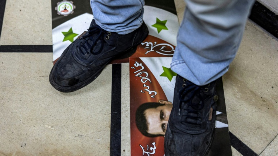 Syrie: le nouveau pouvoir annonce un accord avec les groupes arm&eacute;s pour leur dissolution