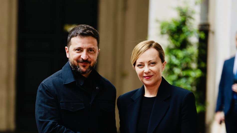 Zelensky sente Meloni, 'parlato di piattaforma negoziati'