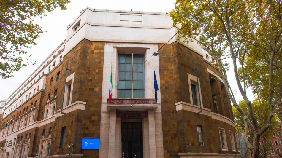  Fonti Mimit, in arrivo 1,6 miliardi del Fondo automotive fino al 2030 