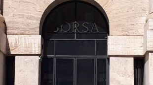 Borsa: Milano positiva, brilla Stellantis, trascurate le banche