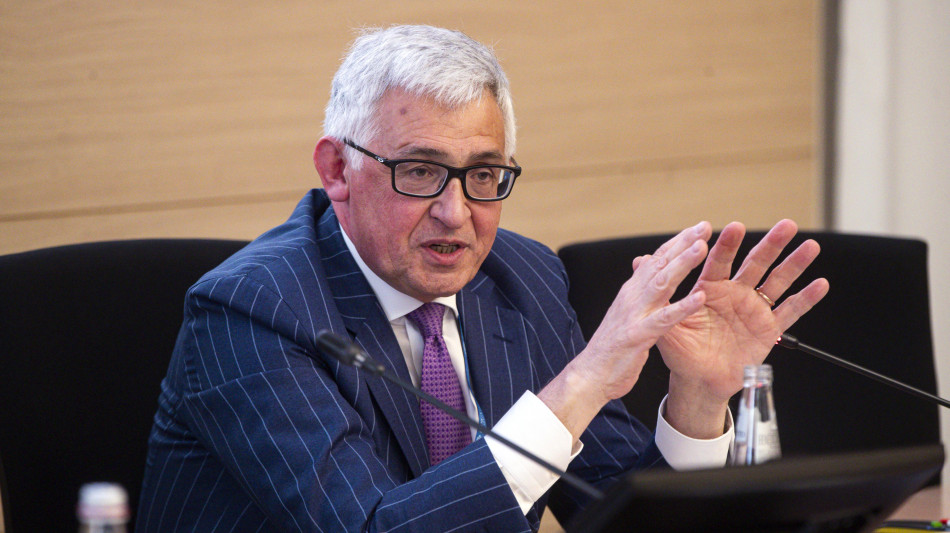  Cipollone, euro digitale preserva ruolo banche, rischi da stablecoin 