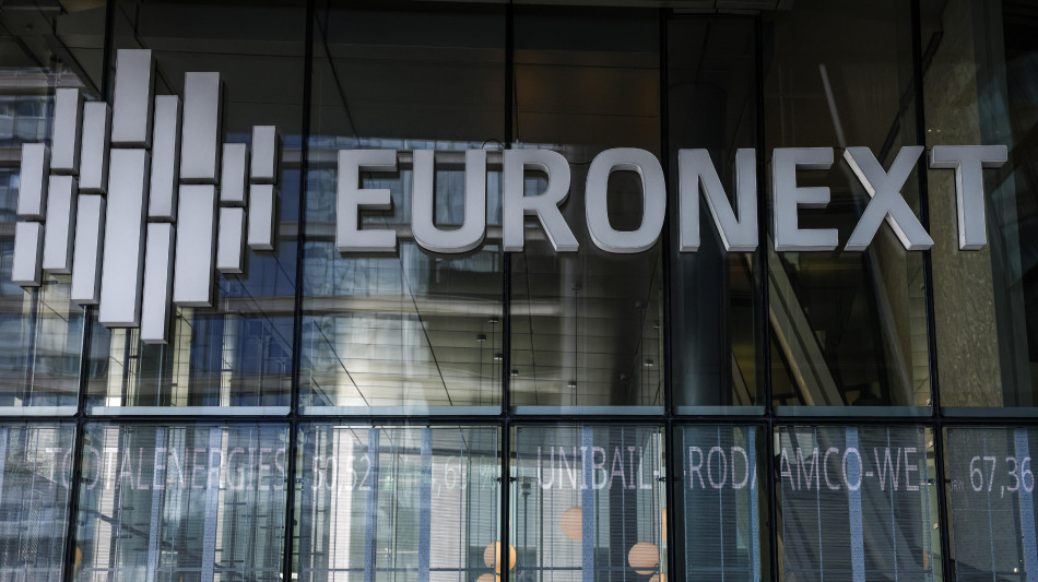  Borsa: Europa a due velocit&agrave; in chiusura, Parigi -0,35%, Londra +0,42% 