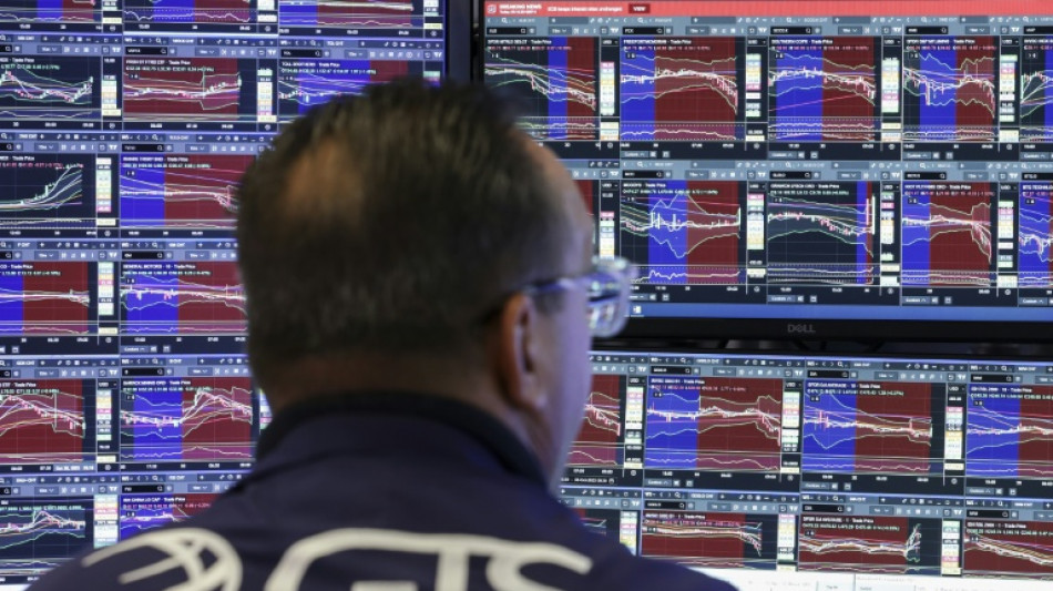 Prises de bénéfices à Wall Street dans un marché peu fréquenté