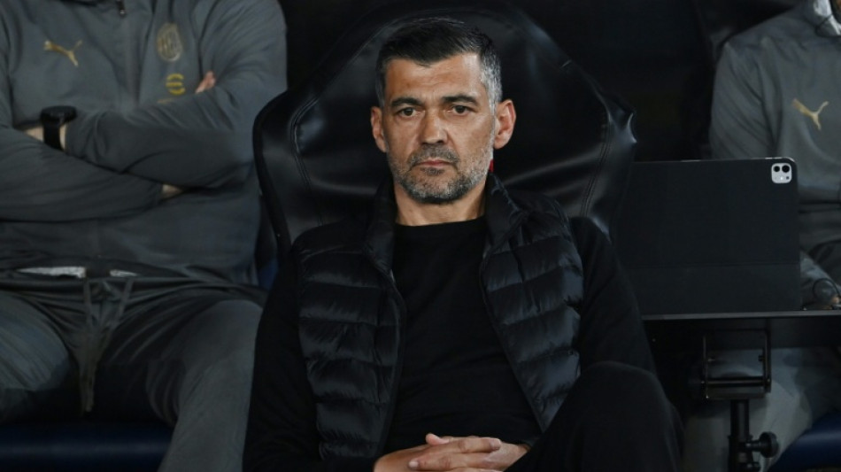 Milan anuncia saída do técnico Sérgio Conceição