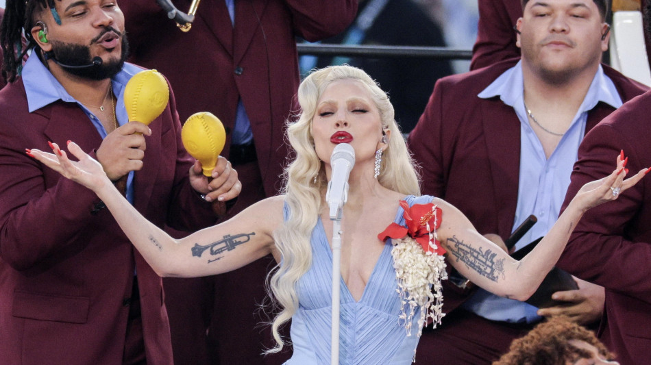  Lady Gaga testimonial in Giappone per la catena FamilyMart 