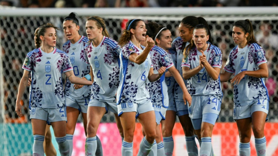 Espanha goleia Su&iacute;&ccedil;a (5-1) e avan&ccedil;a &agrave;s quartas de final da Copa feminina
