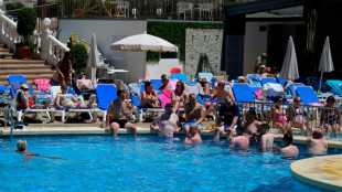 In Pool von Ball an Kopf getroffen: Mitspieler muss nicht haften