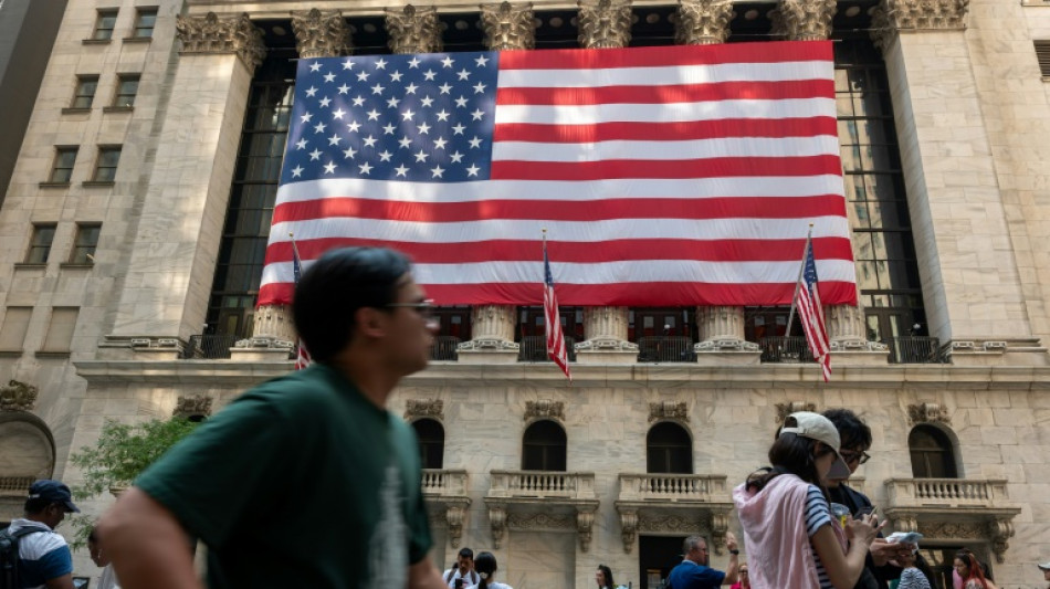 Wall Street termine en berne apr&egrave;s l'emploi am&eacute;ricain, les taux chutent