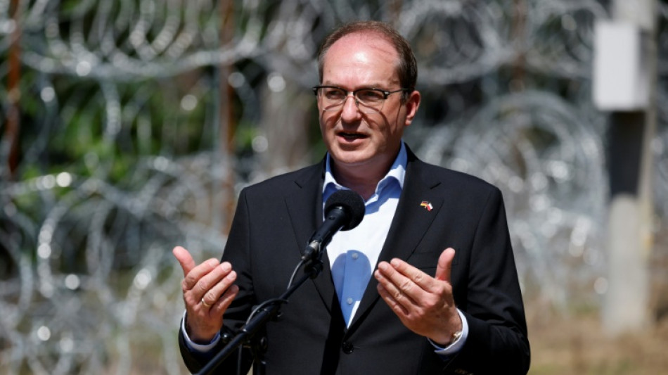 Dobrindt geht von erh&ouml;hter Bedrohung durch Drohnen in Deutschland aus