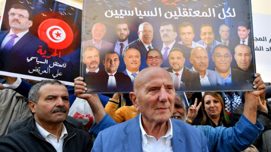 Hunderte Tunesier fordern Freilassung von politischen Gefangenen