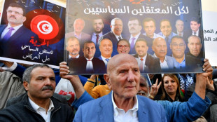 Hunderte Tunesier fordern Freilassung von politischen Gefangenen