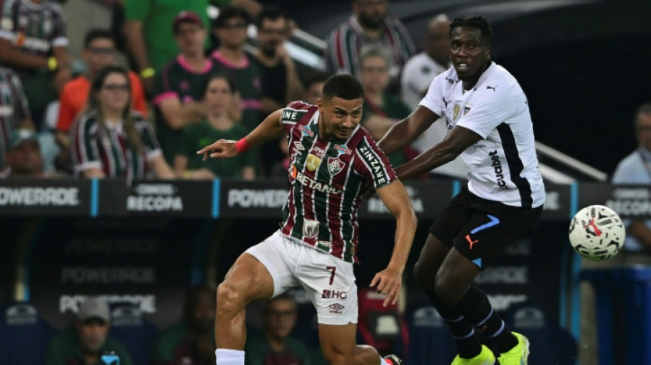 Fluminense anuncia venda do volante Andr&eacute; ao Wolverhampton da Inglaterra