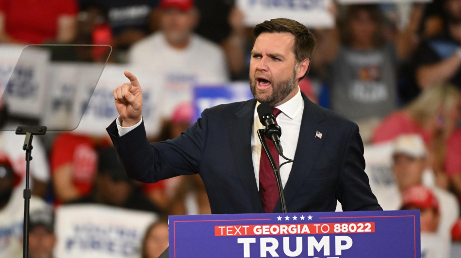 Vance, 'schiaccer&ograve; Tim Walz e vinceremo le elezioni'