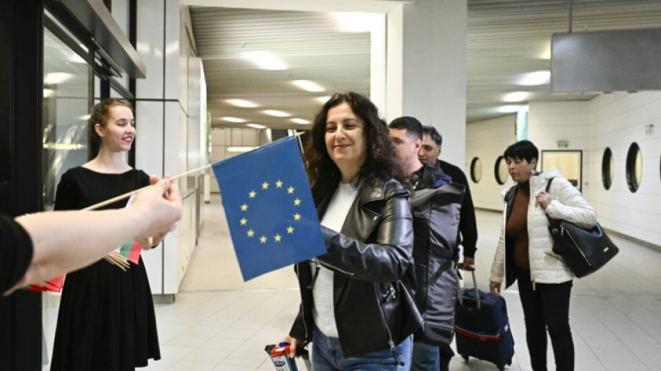 B&uacute;lgaros e romenos comemoram integra&ccedil;&atilde;o parcial no espa&ccedil;o Schengen