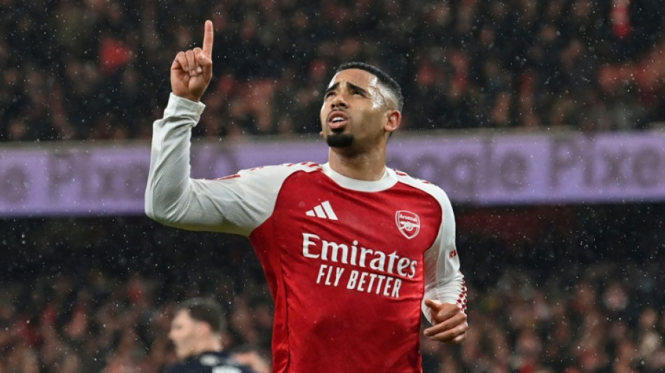  Com 2 gols brasileiros, Arsenal atropela Wigan (4-0) e vai &agrave;s oitavas da Copa da Inglaterra 