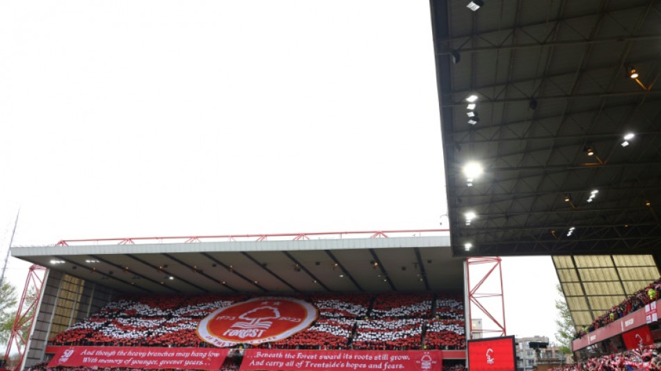 Nottingham Forest &eacute; punido com perda de 4 pontos no Campeonato Ingl&ecirc;s