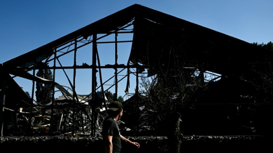  El desconcierto marca el regreso a casa de evacuados por el incendio en Francia 