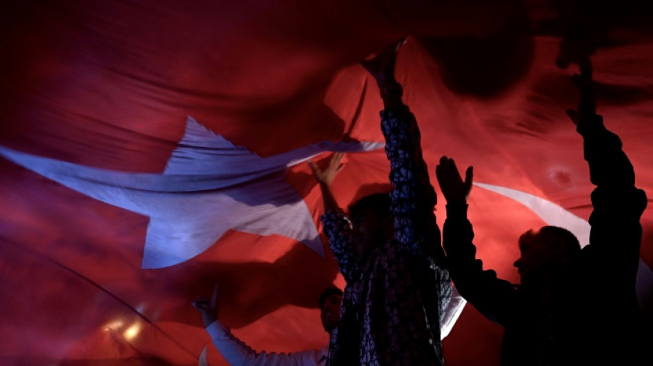 Erdogan-Anh&auml;nger feiern Wahlsieg in deutschen St&auml;dten mit Autokorsos 