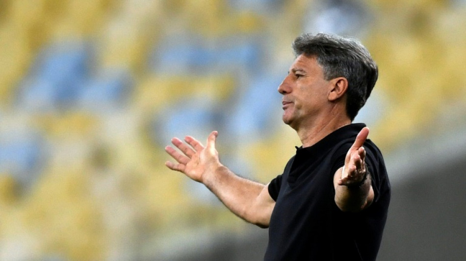 Fluminense anuncia contrata&ccedil;&atilde;o de Renato Ga&uacute;cho