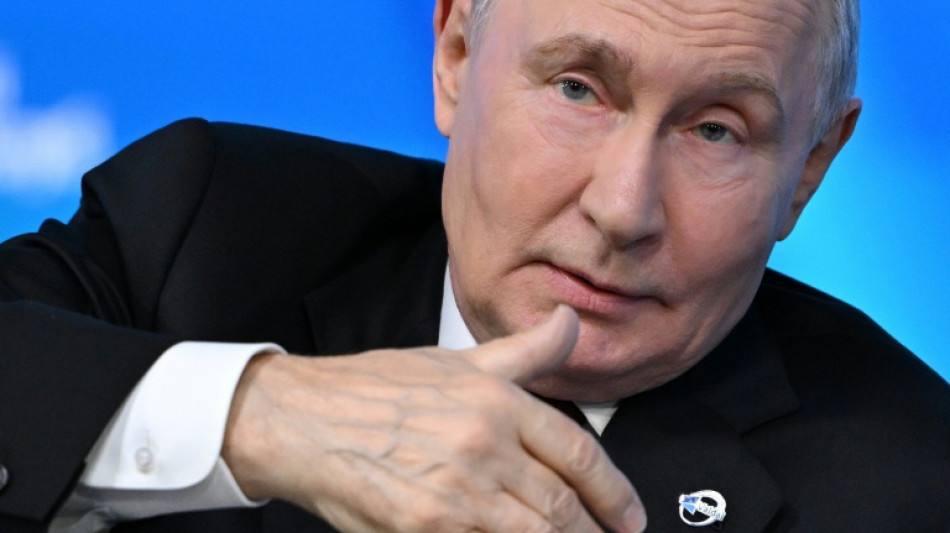  Putin adverte que R&uacute;ssia usar&aacute; 'todos os tipos de armas' caso enclave de Kaliningrado seja atacado 