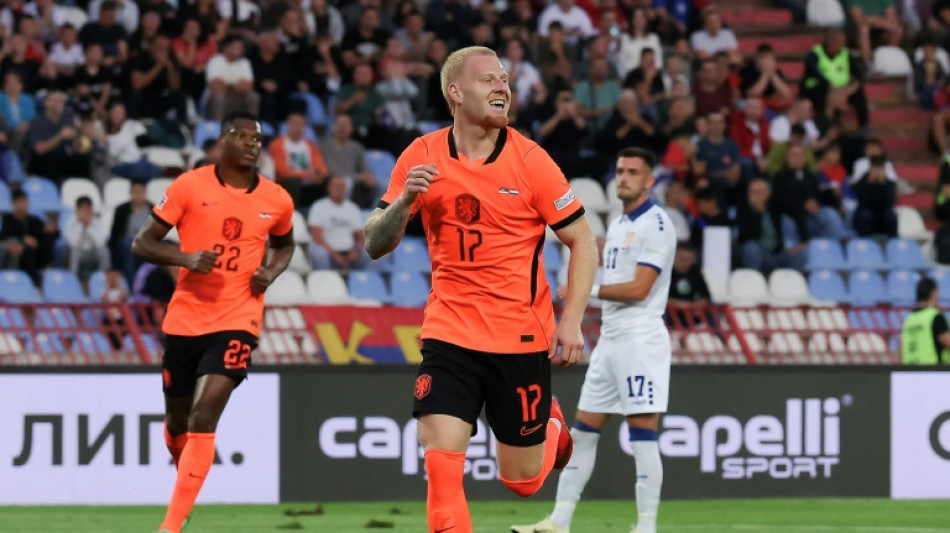  Sele&ccedil;&atilde;o holandesa bate S&eacute;rvia (2-1) e conquista 1&ordf; vit&oacute;ria da era Xavi 