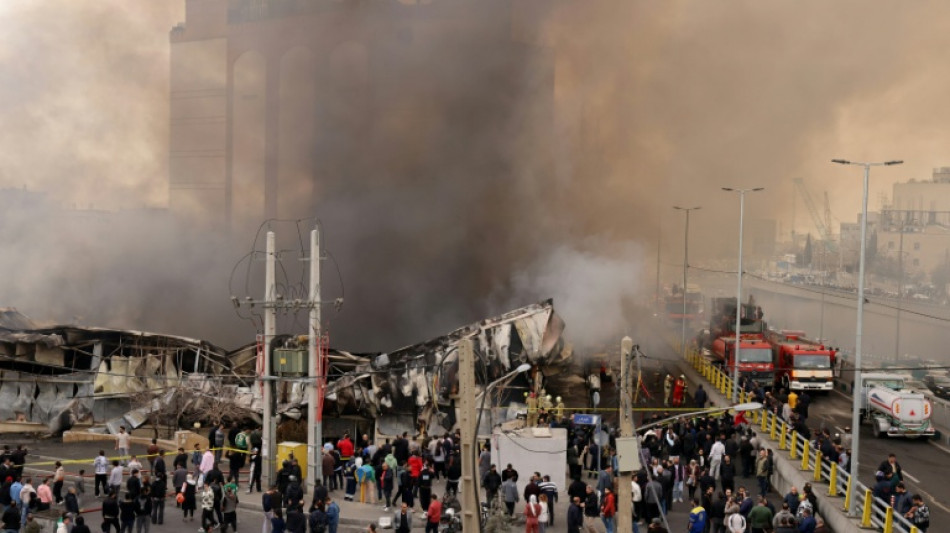  Fire 'under control' at bazaar in western Tehran 