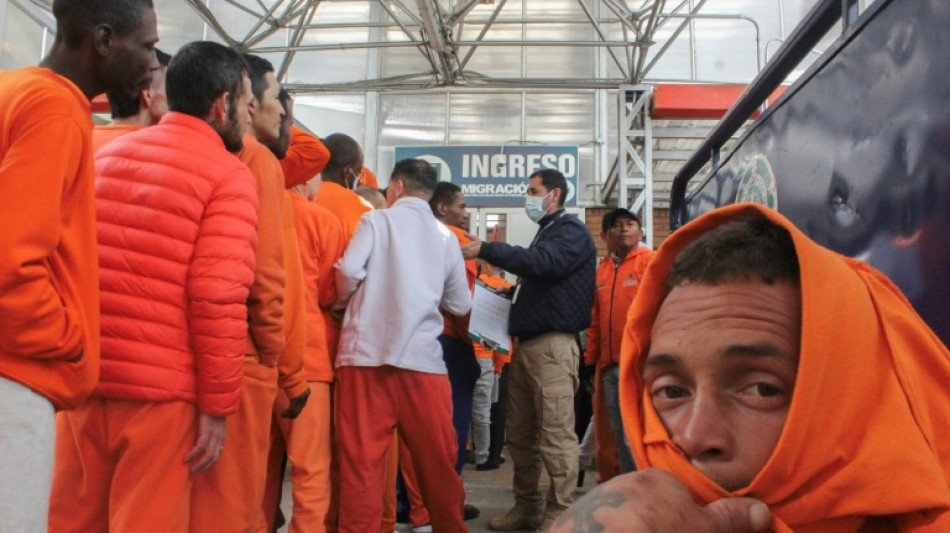 Ecuador deports more than 600 Colombian inmates as Bogota cries foul