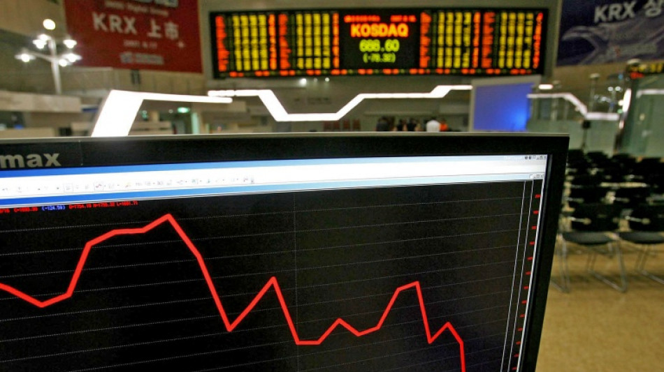  European stocks retreat as France violence spreads 