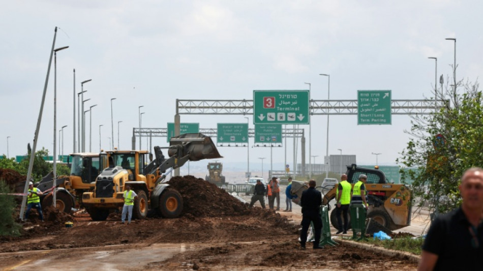 M&iacute;ssil disparado do I&ecirc;men cai perto do aeroporto de Tel Aviv