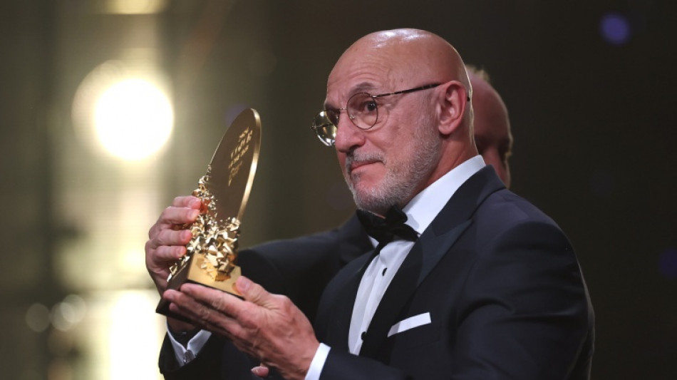  De la Fuente wins men's Ballon d'Or coach of year 