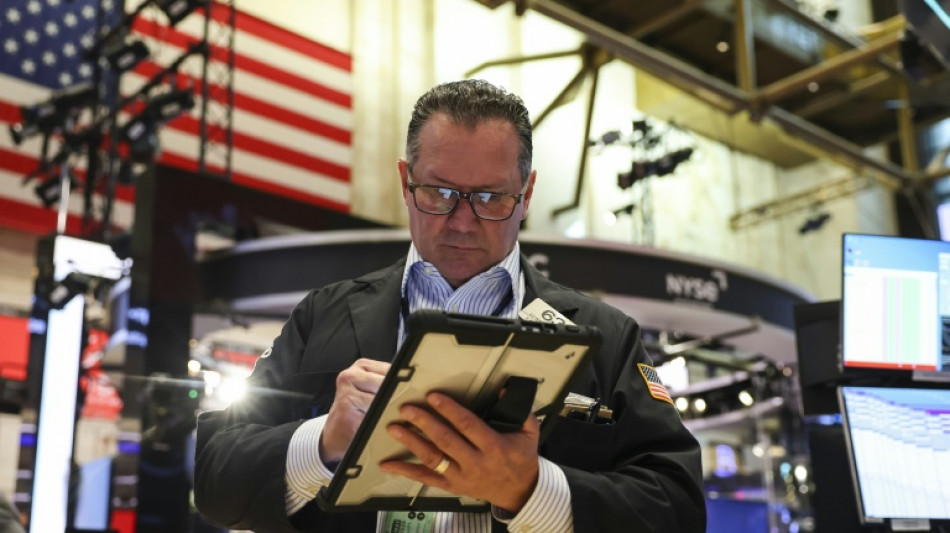  Wall Street ouvre en ordre dispers&eacute;, entre inflation et rebond de la tech 